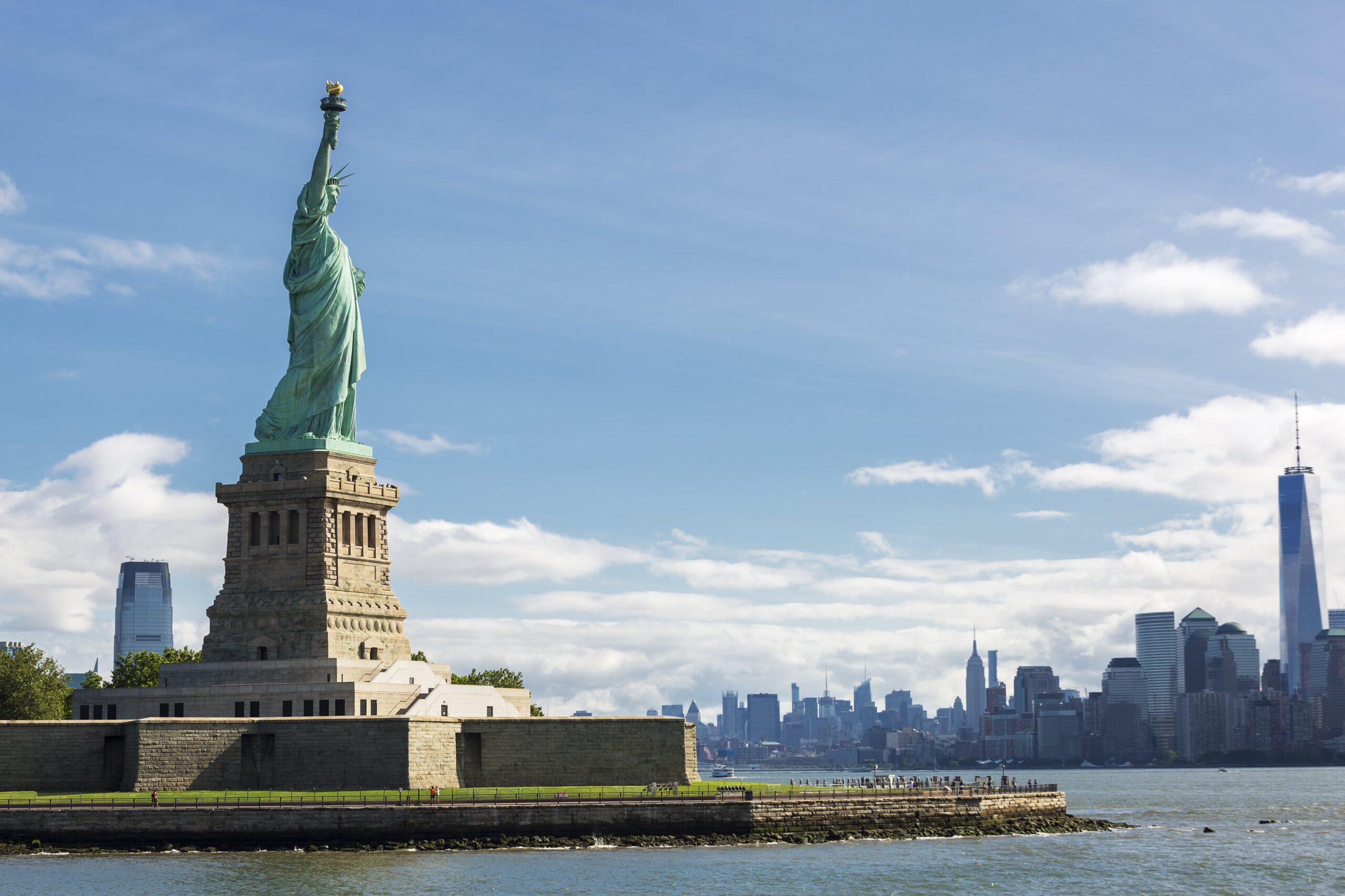 statue-liberty-new-york-city-skyline-usa-img